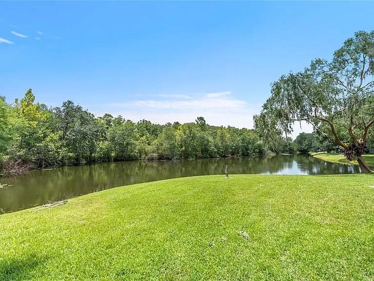 1811 Thistle Ct - Photo 2 of 23