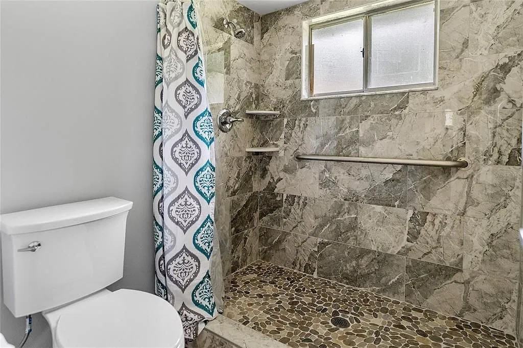 1811 Thistle Ct - Photo 6 of 23