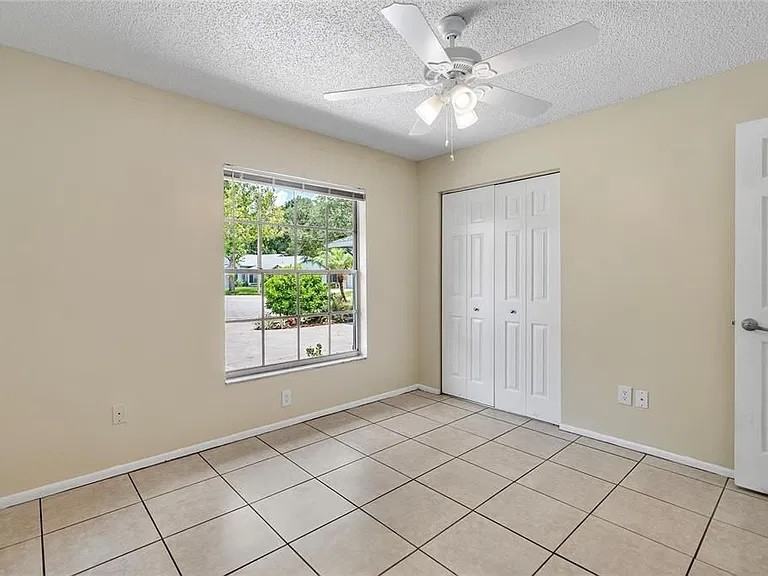 1811 Thistle Ct - Photo 7 of 23