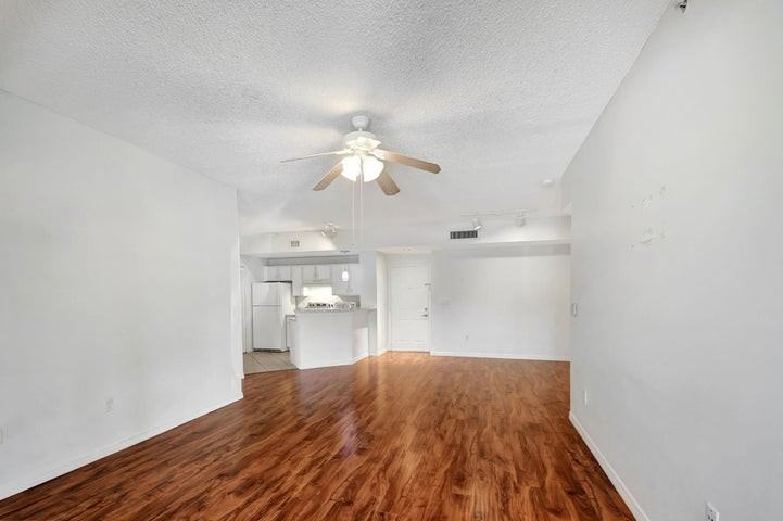 1200 Scotia Drive - Photo 4 of 8