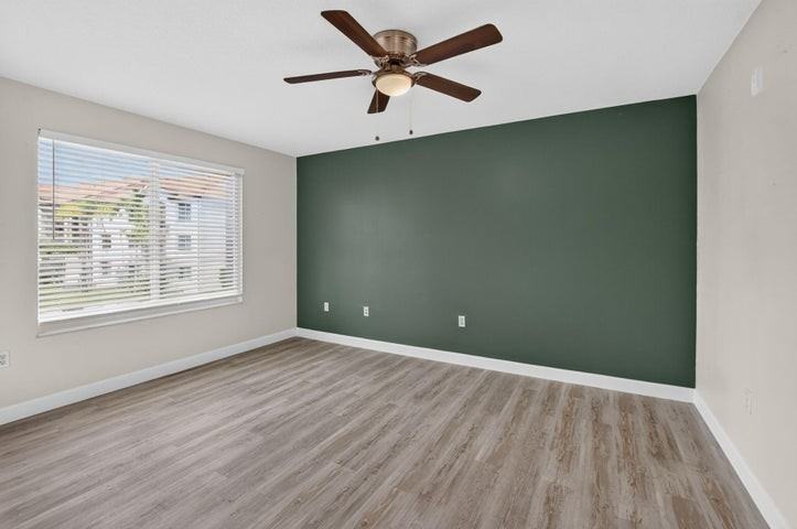 213 Villa Circle #213 - Photo 5 of 10