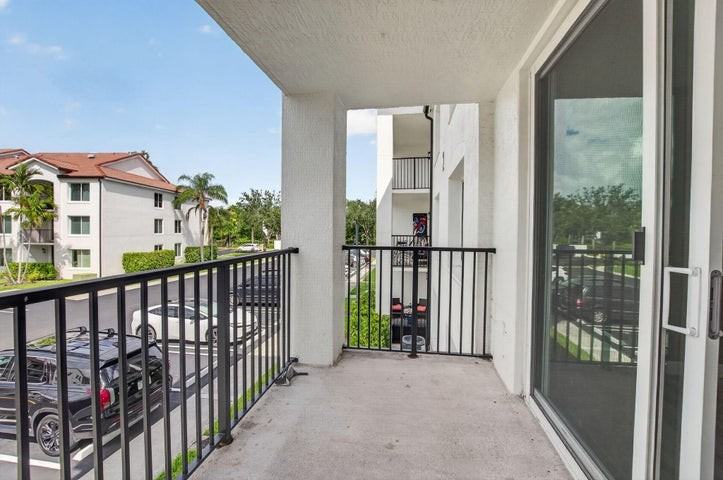 213 Villa Circle #213 - Photo 4 of 10