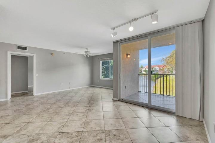 116 Villa Circle #116 - Photo 4 of 10