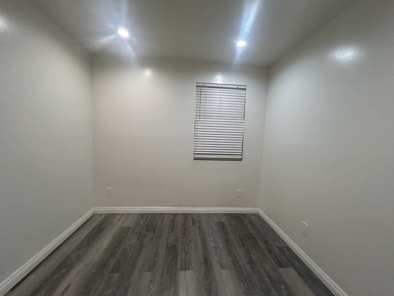 16625 Chatsworth St - Photo 3 of 11
