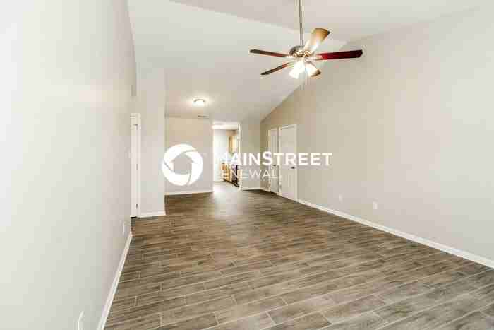 4201 Smith Farm Ln - Photo 4 of 16