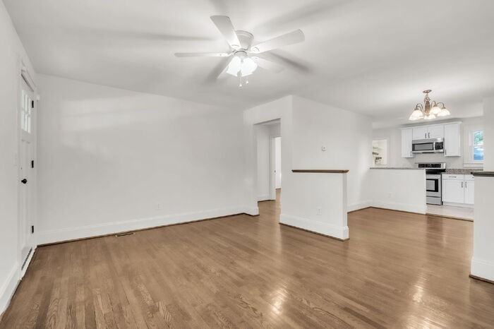 301 Melville Ave - Photo 6 of 26