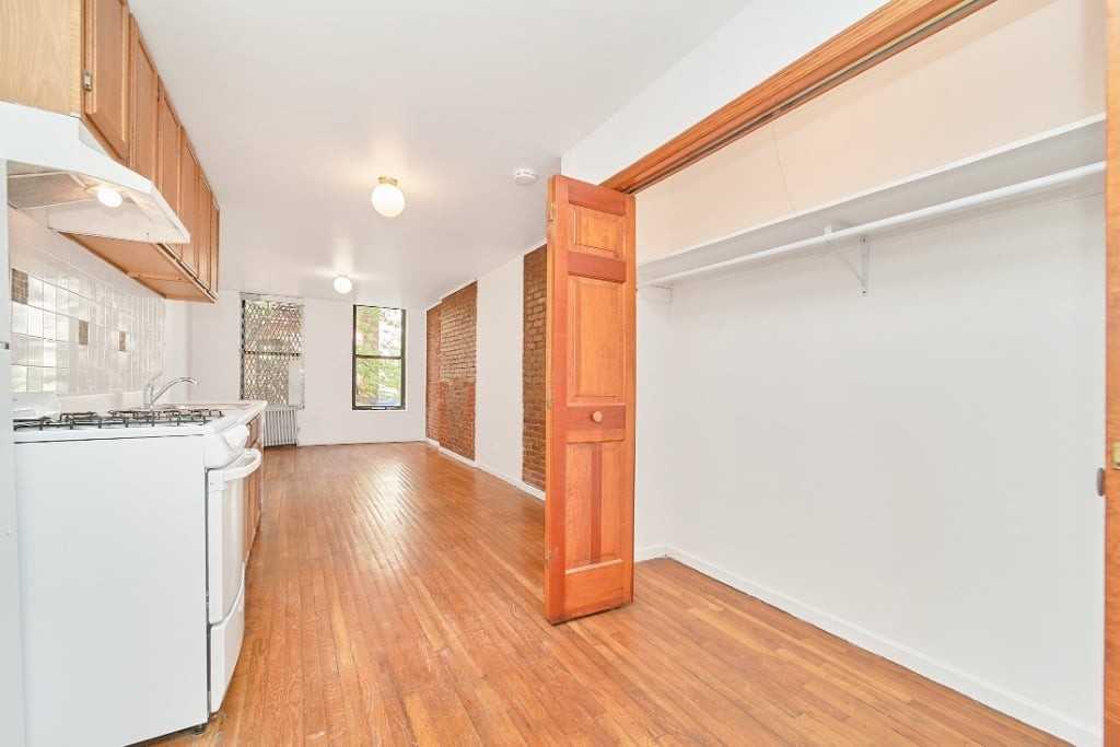 341 E 85th St #4 - Photo 4 of 6