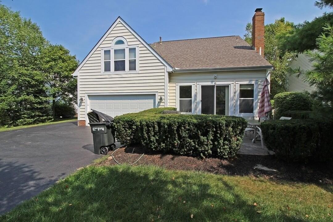 225 Stamford Dr - Photo 3 of 22