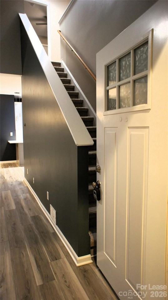 2753 Wingate Ave - Photo 3 of 48