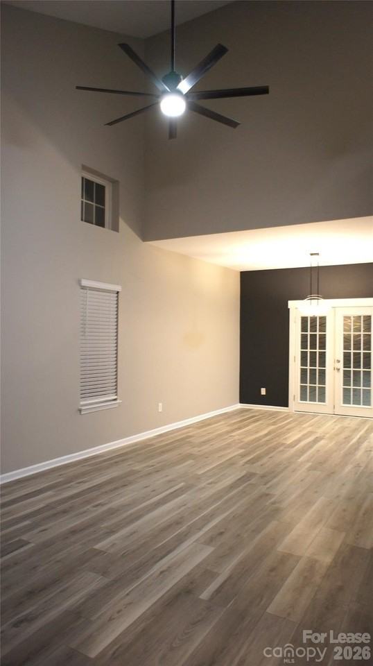 2753 Wingate Ave - Photo 4 of 48
