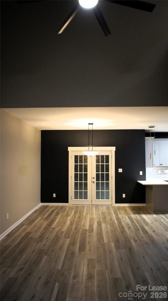2753 Wingate Ave - Photo 6 of 48