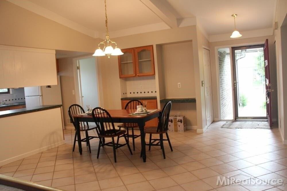 38451 Century Dr - Photo 3 of 10