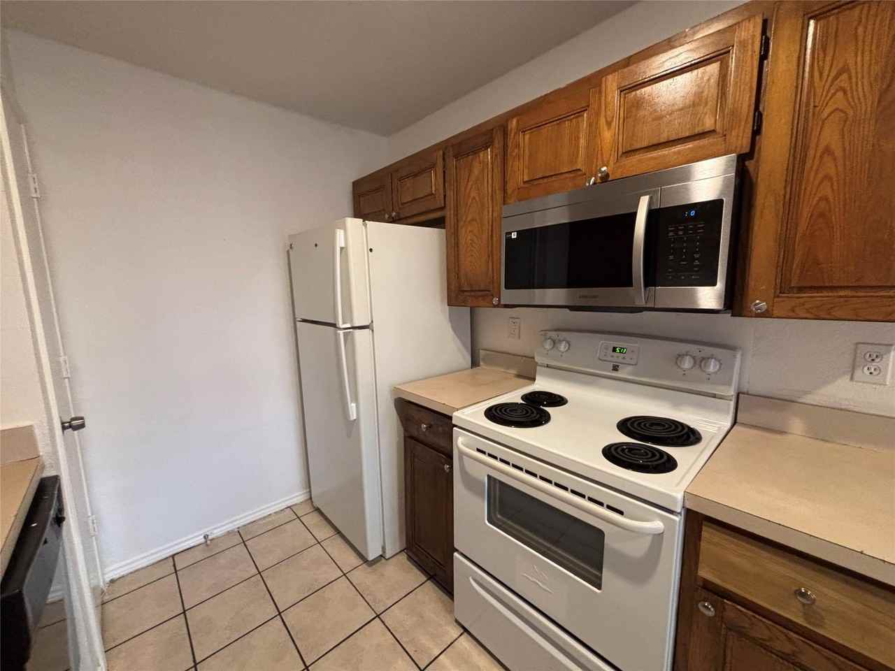 300 S Magnolia St #B - Photo 6 of 15