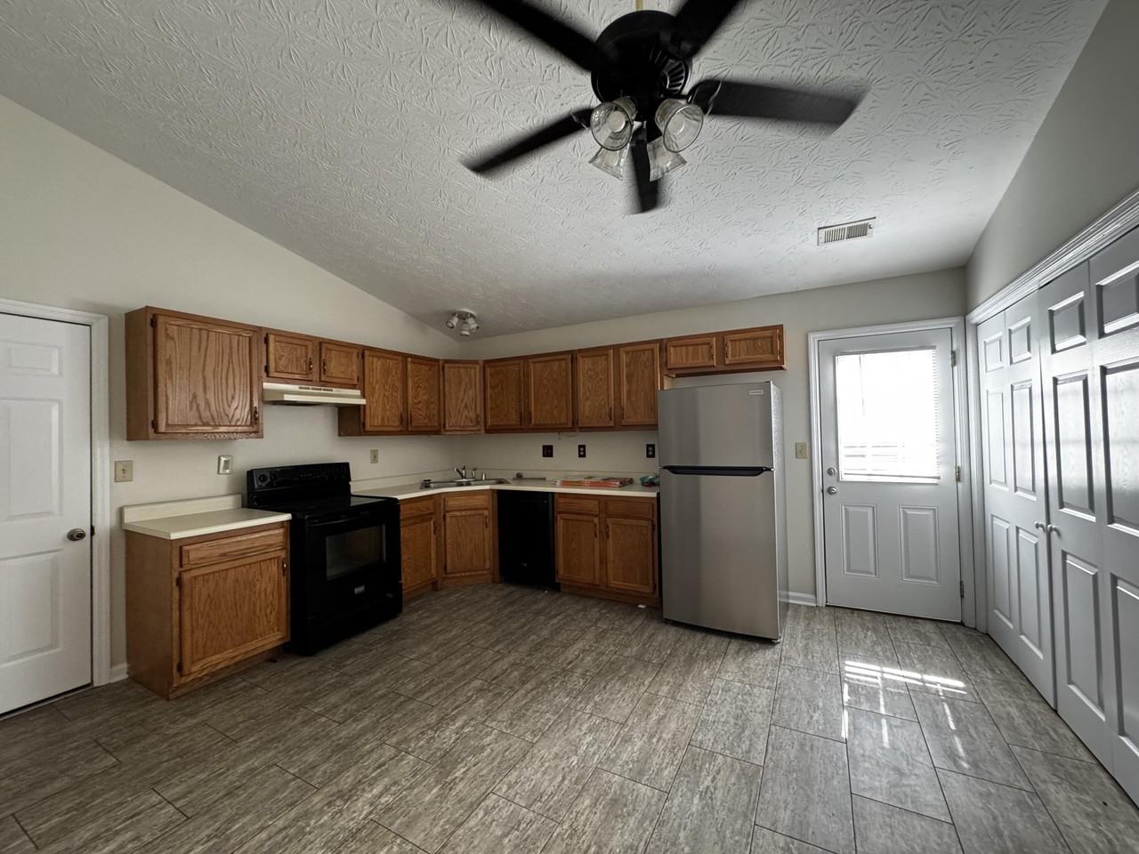 110 Allison Cir - Photo 4 of 14
