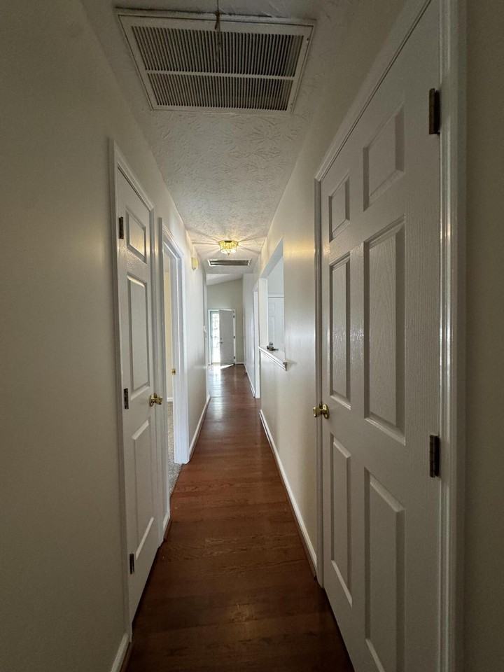 110 Allison Cir - Photo 5 of 14