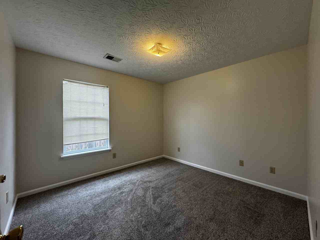 110 Allison Cir - Photo 6 of 14