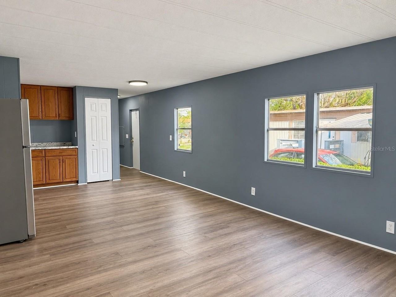 5640 Van Doren Ave - Photo 2 of 9