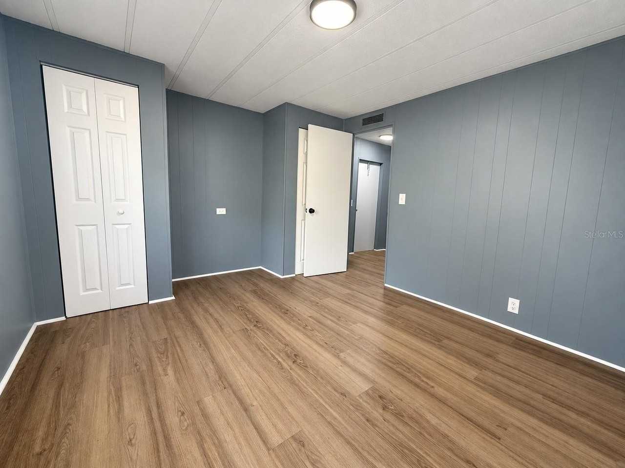 5640 Van Doren Ave - Photo 5 of 9