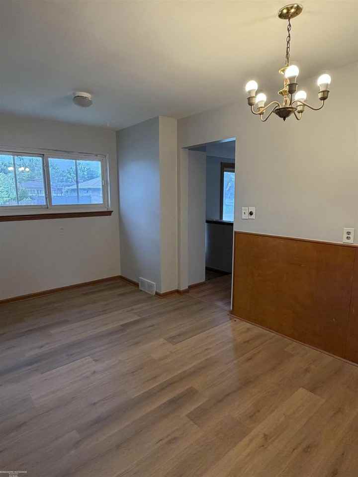 25340 Campbell Ave - Photo 5 of 14