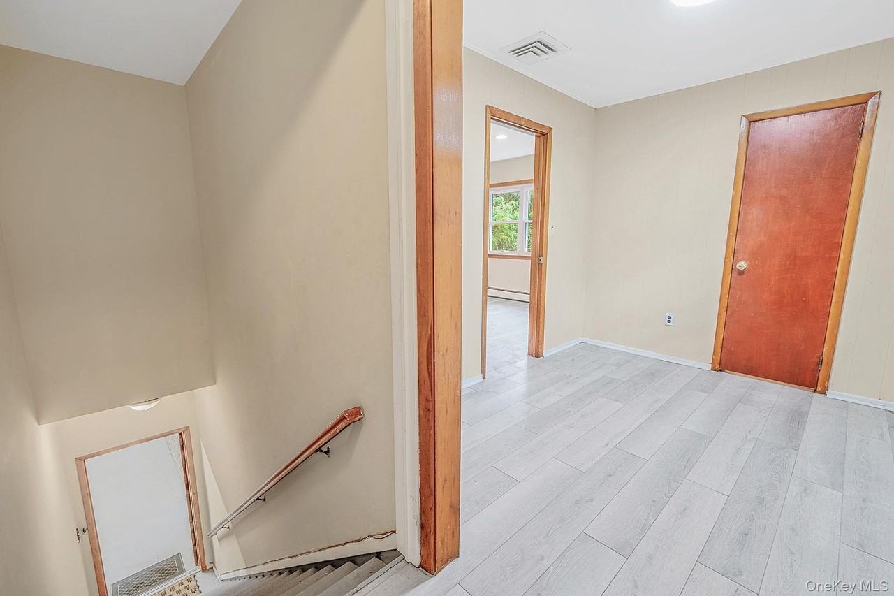 2400 New York Ave - Photo 4 of 22