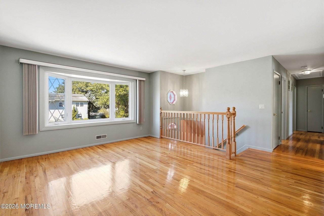 129 Poplar Way - Photo 4 of 11