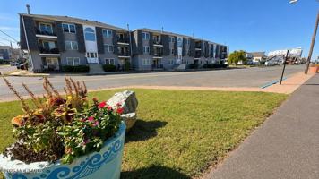 featured image of 98 Beachway Ave #6