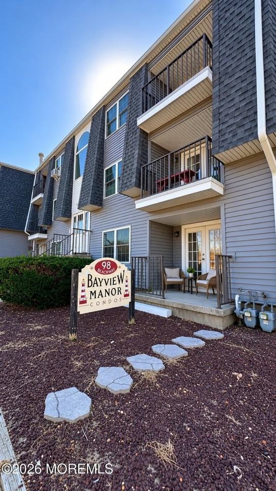 98 Beachway Ave #6 - Photo 2 of 13