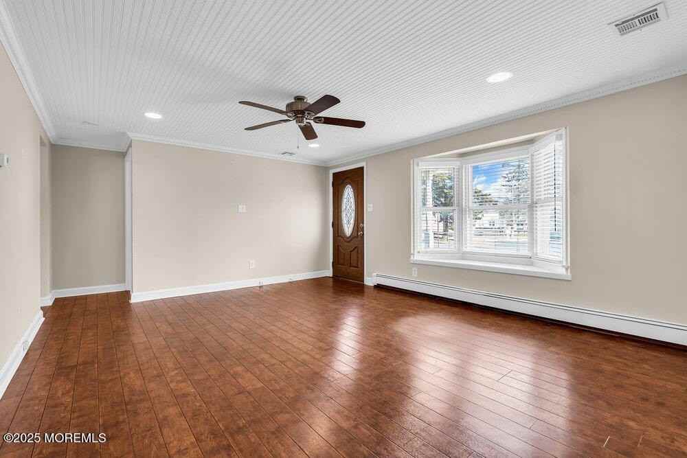 918 Charles Dr - Photo 2 of 43