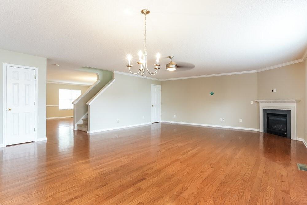 4625 Youngsbury Ct - Photo 6 of 17
