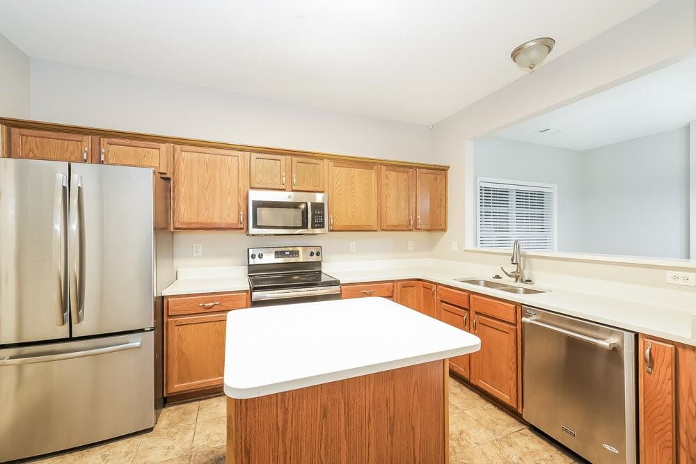 10248 Morning Hill Dr - Photo 7 of 17