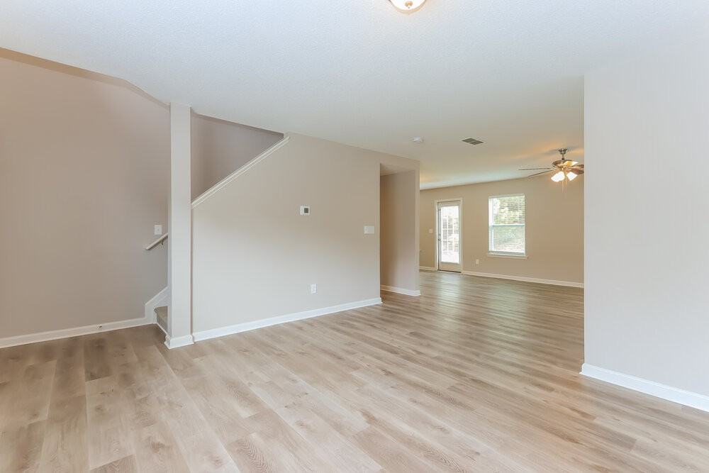 1008 Saint Augustine Pkwy - Photo 5 of 17