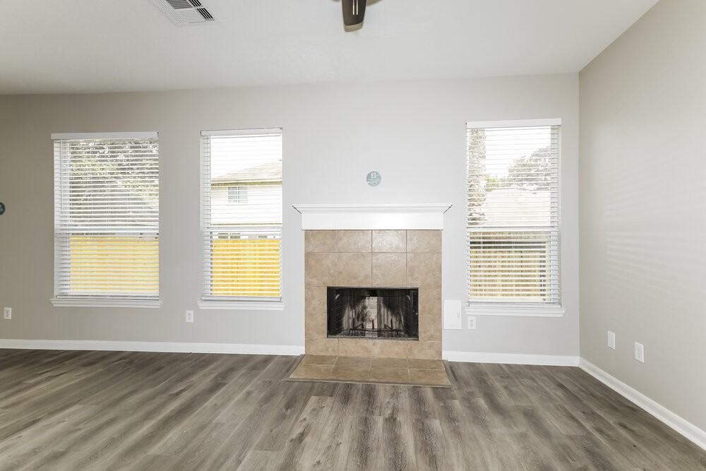 993 Oak Lynn Dr - Photo 6 of 17