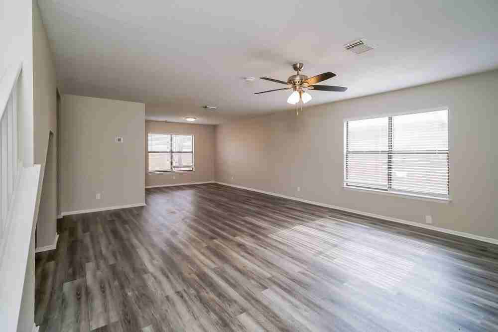 8018 Sunshine Trail Dr - Photo 5 of 17