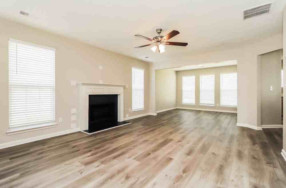 203 Augusta Woods Dr - Photo 5 of 17