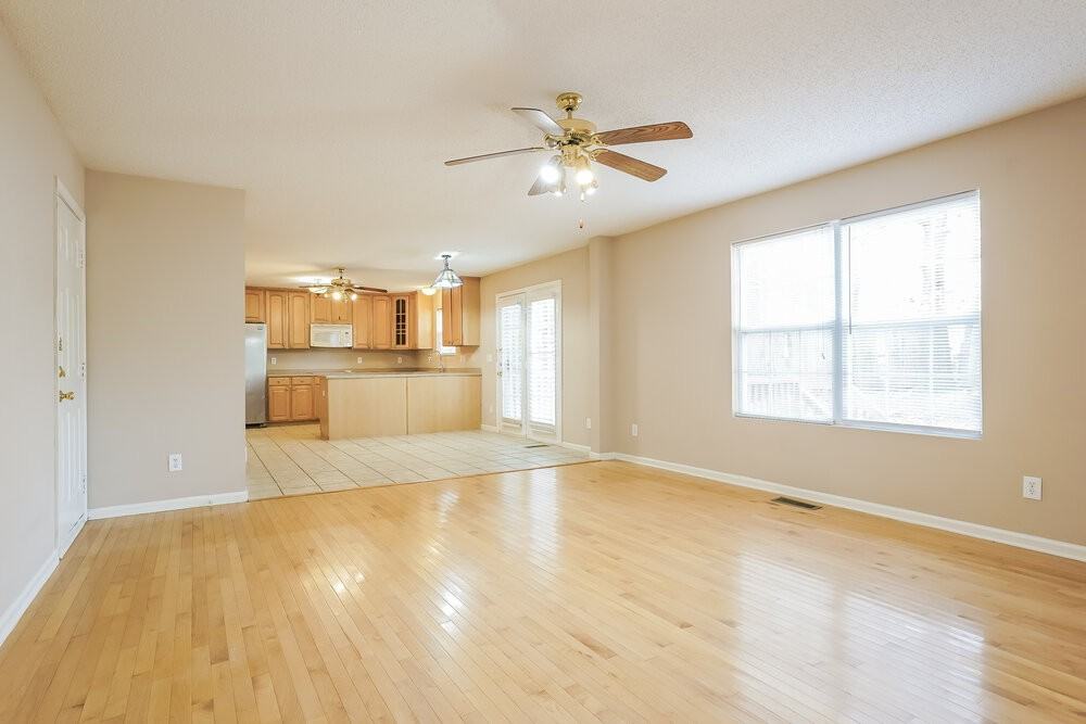 117 Scarlet Green Ct - Photo 4 of 17