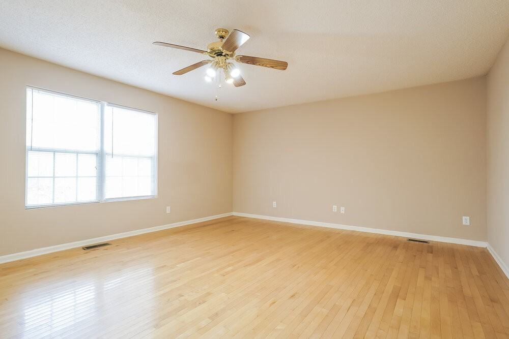 117 Scarlet Green Ct - Photo 5 of 17