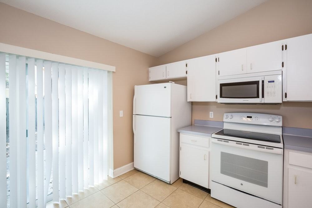 4008 Levonshire Pl - Photo 5 of 14