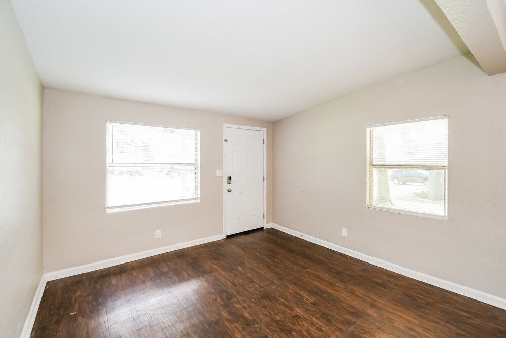 4233 Katanga Dr N - Photo 4 of 16