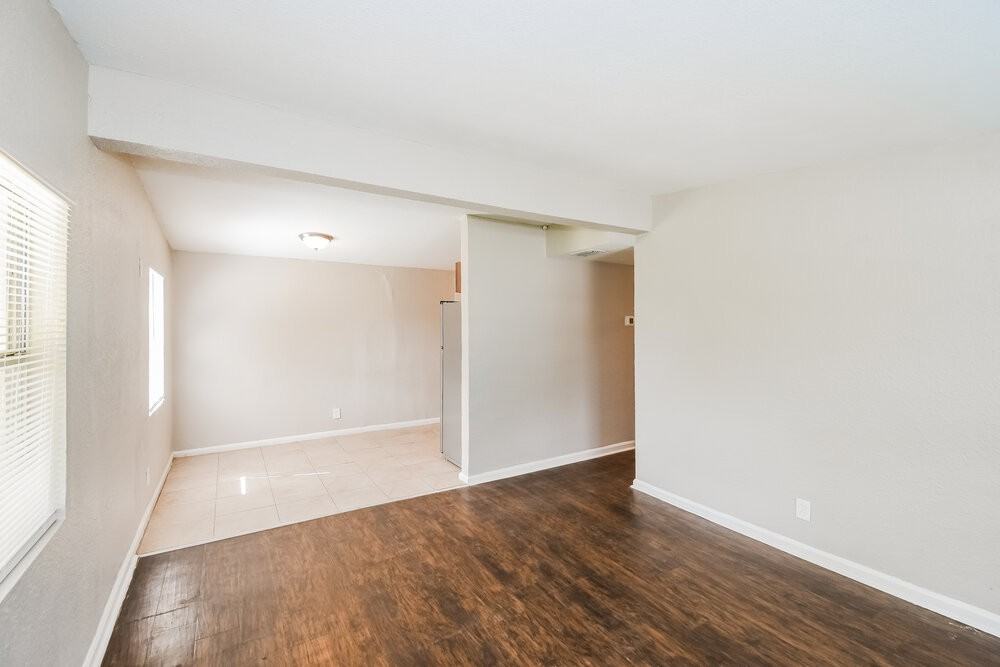 4233 Katanga Dr N - Photo 5 of 16