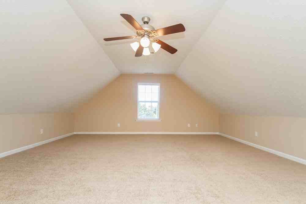 2731 Annapolis Ct - Photo 3 of 15