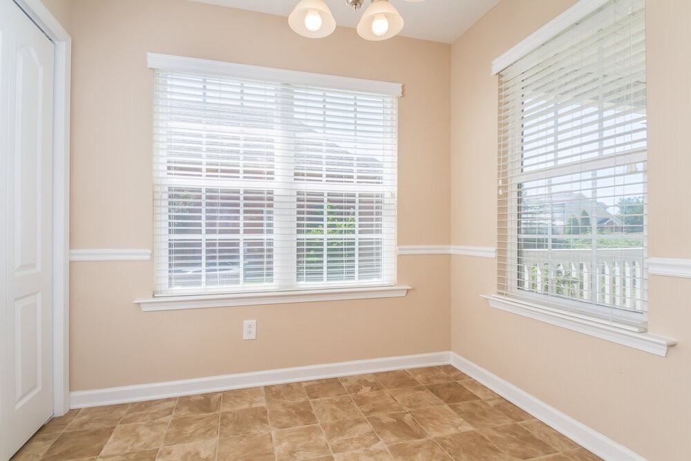 2731 Annapolis Ct - Photo 5 of 15