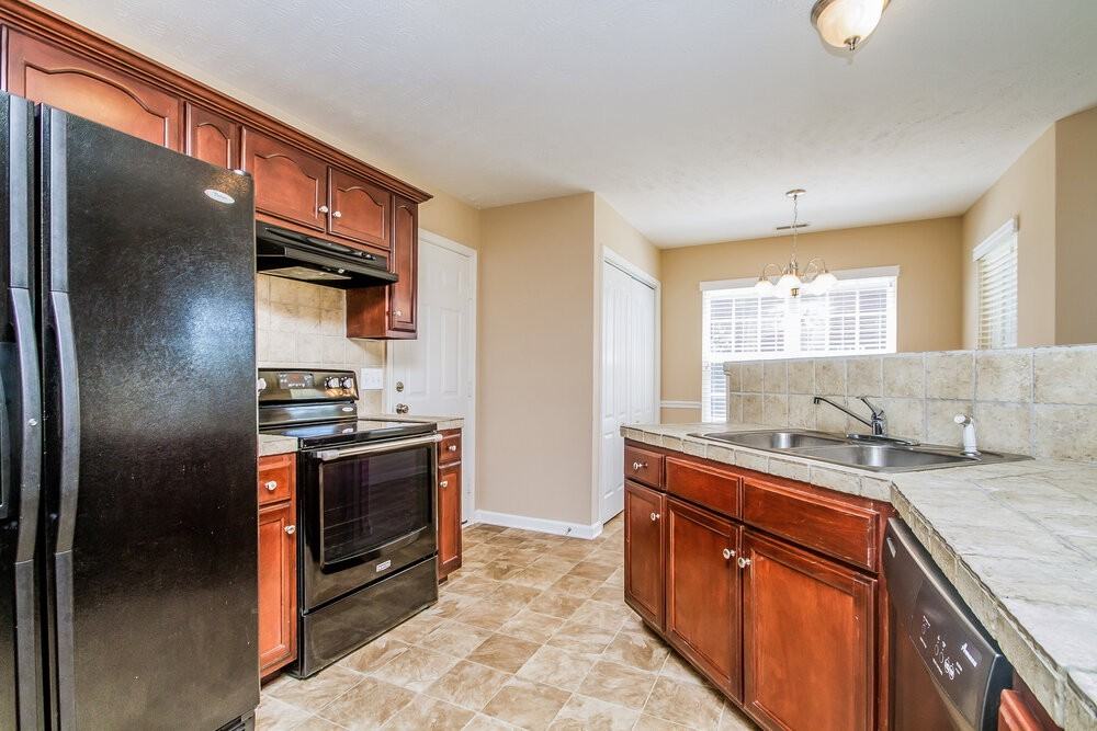 2731 Annapolis Ct - Photo 6 of 15