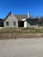 featured image of 1613 Campbell St #A