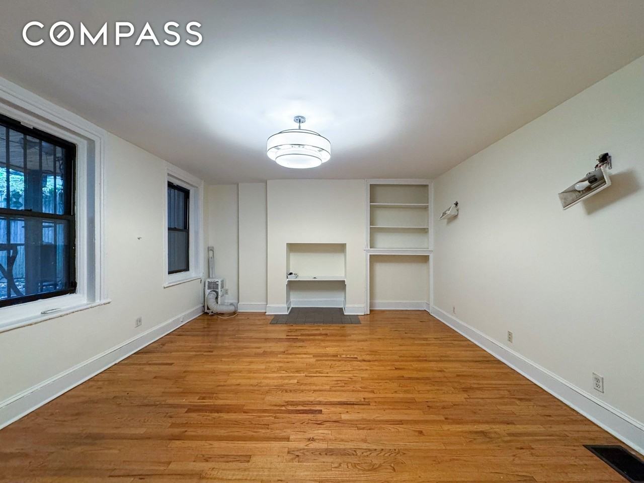 231 Clermont Ave #1R - Photo 4 of 13