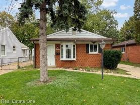 5712 N Silvery Ln - Photo 1 of 1