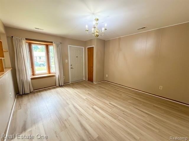 5712 N Silvery Ln - Photo 2 of 12