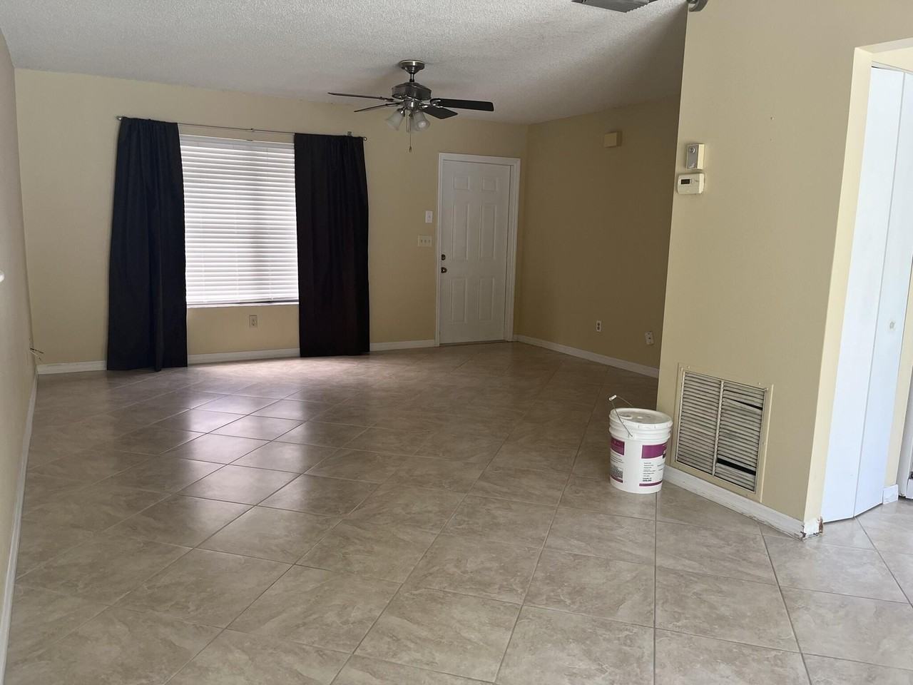 1401 Se Belcrest St - Photo 5 of 19