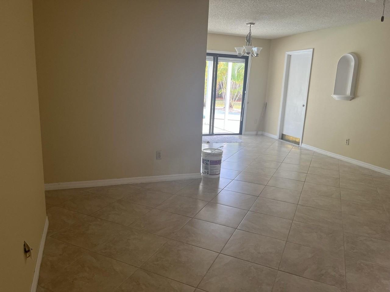 1401 Se Belcrest St - Photo 6 of 19