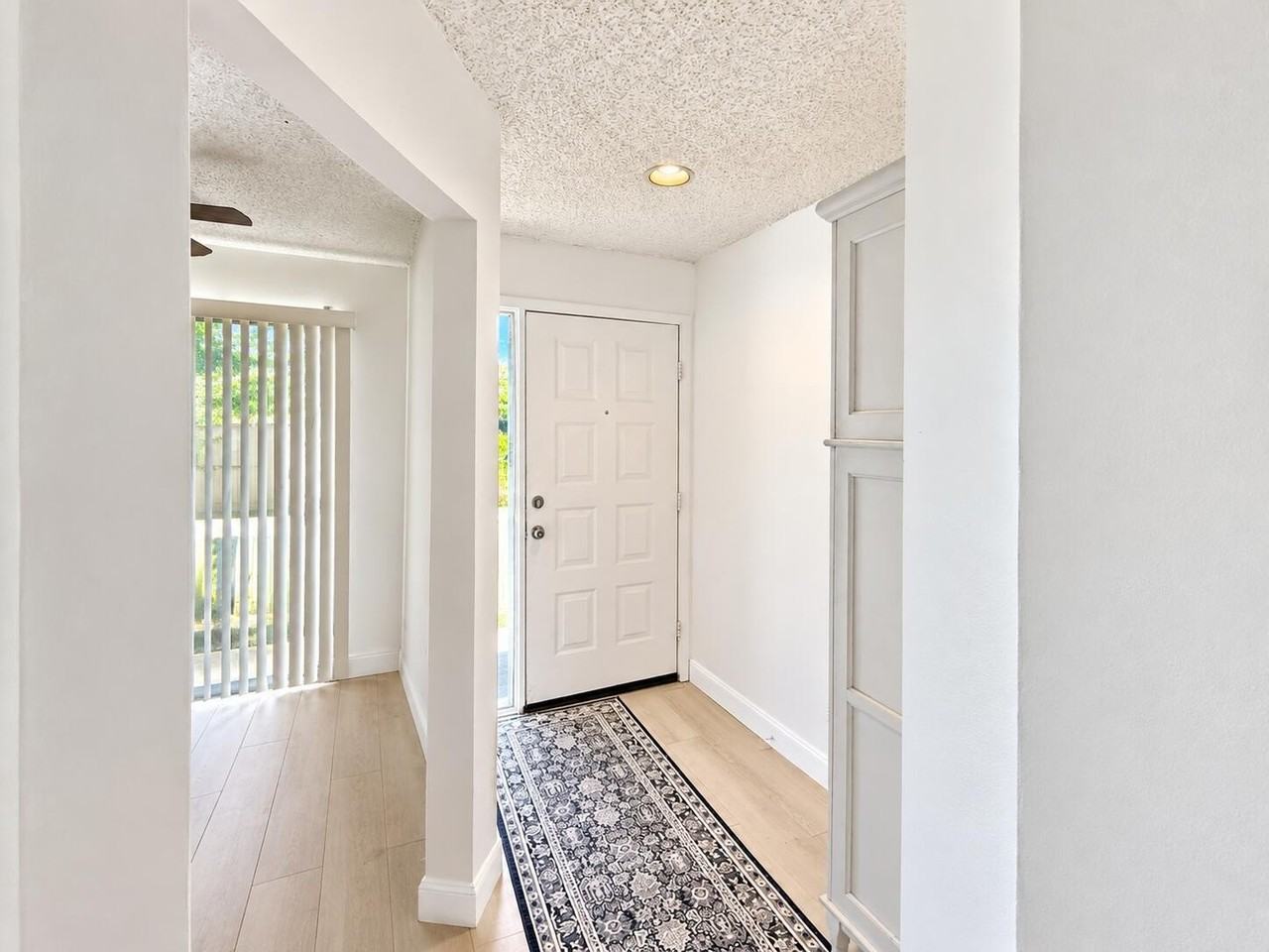 6190 Riverwalk Ln #6 - Photo 4 of 24