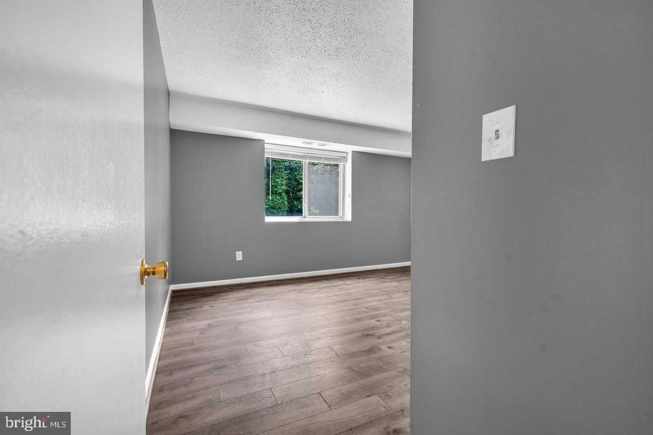 3011 Southern Ave #14 - Photo 6 of 21